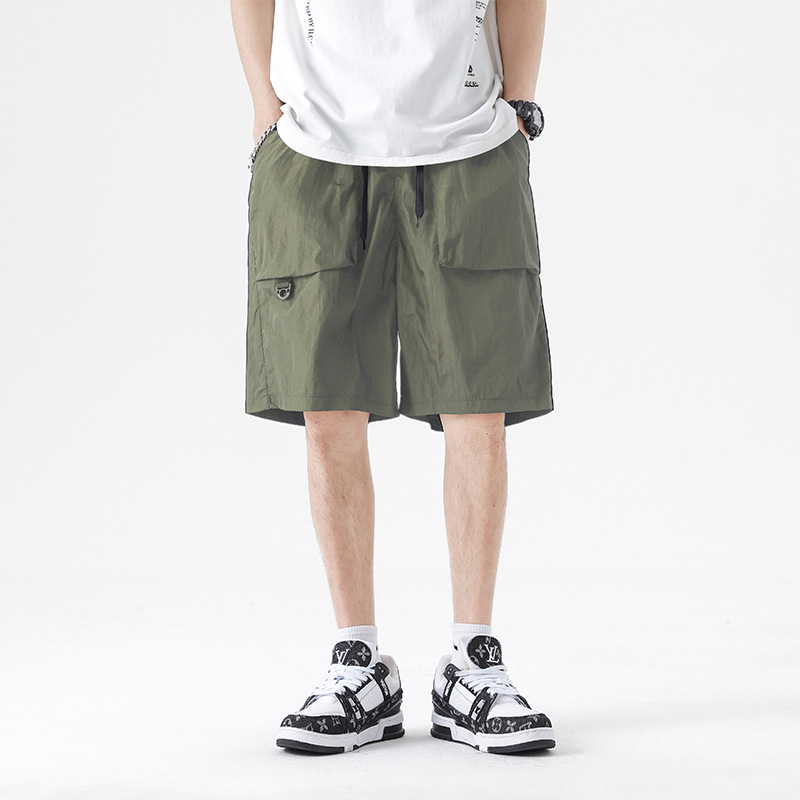 Street Fashion Trends 2025 - Мужские шорты, летний тренд 2025 года,